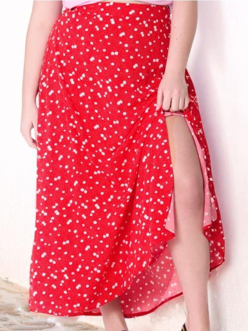 Sinsay - Kvetinová midisukňa PLUS SIZE - červená