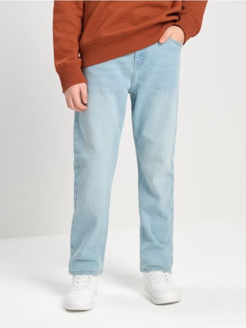 Sinsay - Džínsy Relaxed Tapered Fit - modrá