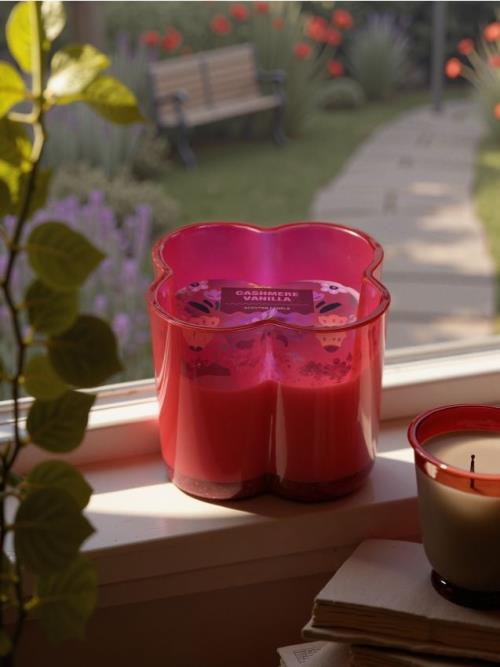 Sinsay - Voňavá sviečka Cashmere Vanilla - ružová