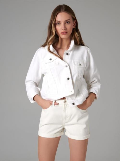 Sinsay - Denimové šortky high waist mom - biela