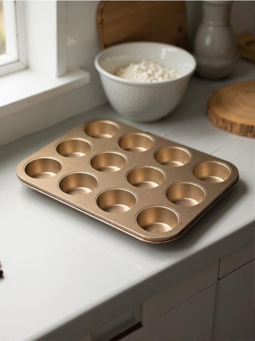 Sinsay - Forma na pečenie muffinov z uhlíkovej ocele - zlatá